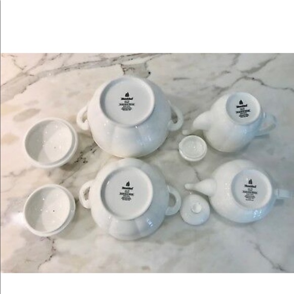 VILLEROY & BOCH DAMASCO WEISS WHITE BONE CHINA SET